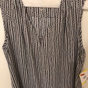 Ladies sleeveless blouse
